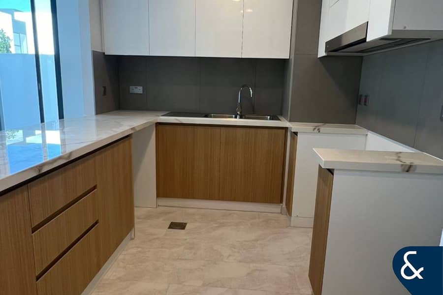 4 Bedroom | Notice Served | Available Dec 26