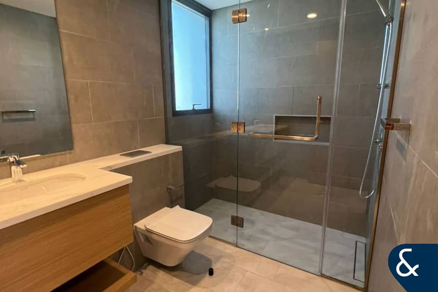 4 Bedroom | Notice Served | Available Dec 26 - Image 10