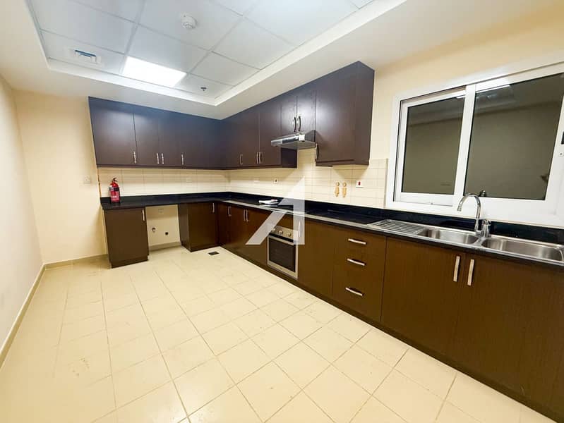 Spacious 1-Bedroom | Central Dubai Prime Location - Image 8