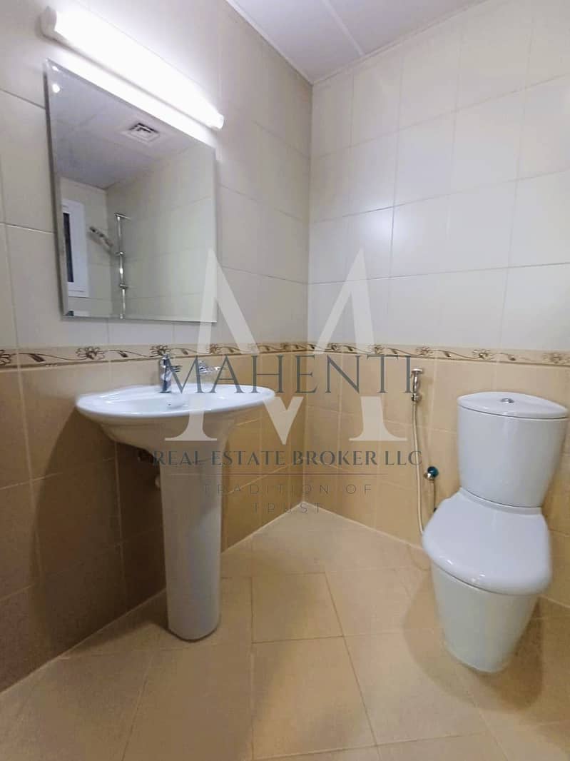 Spacious | ONE BEDROOM | Bright Layout Big Size Unit Park Facing - Image 17