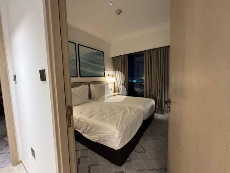 STUNNING CREEK VIEWS |SPACIOUS LAYOUT |HIGH FLOOR - Image 6