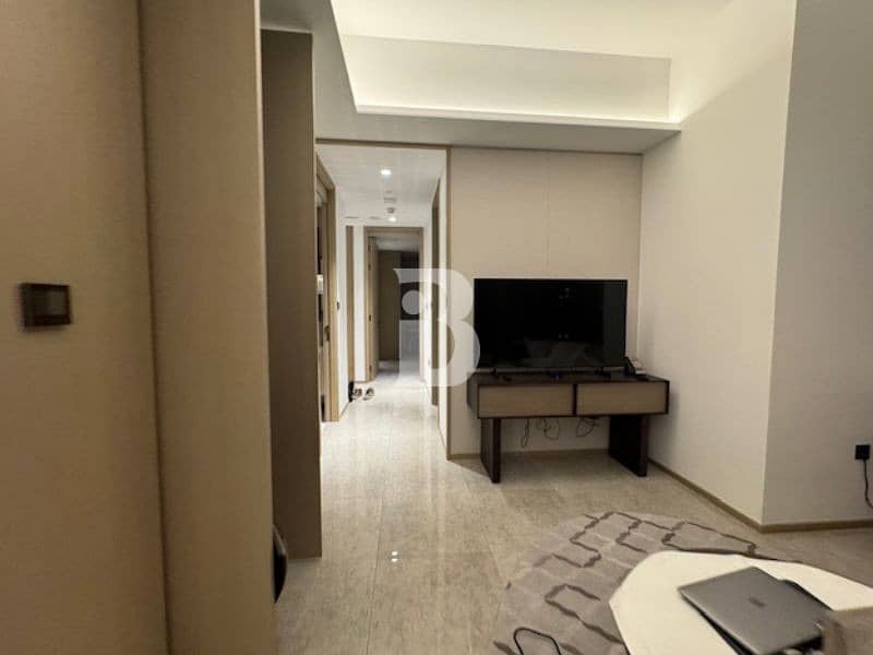 STUNNING CREEK VIEWS |SPACIOUS LAYOUT |HIGH FLOOR - Image 7