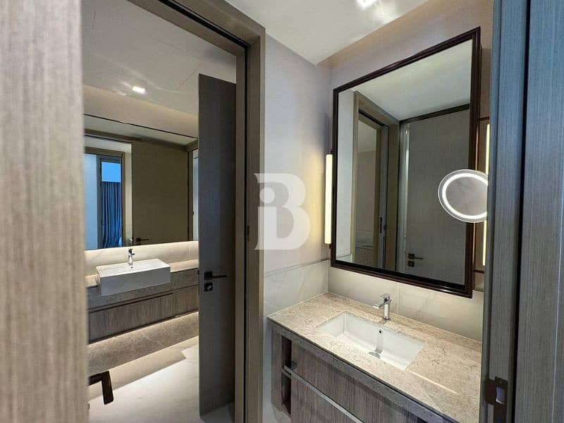 STUNNING CREEK VIEWS |SPACIOUS LAYOUT |HIGH FLOOR - Image 16