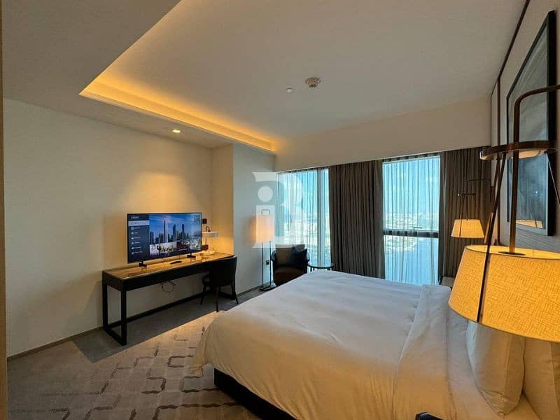 STUNNING CREEK VIEWS |SPACIOUS LAYOUT |HIGH FLOOR - Image 19