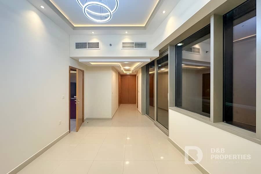 Upgraded | Stunning View | Available Immediately