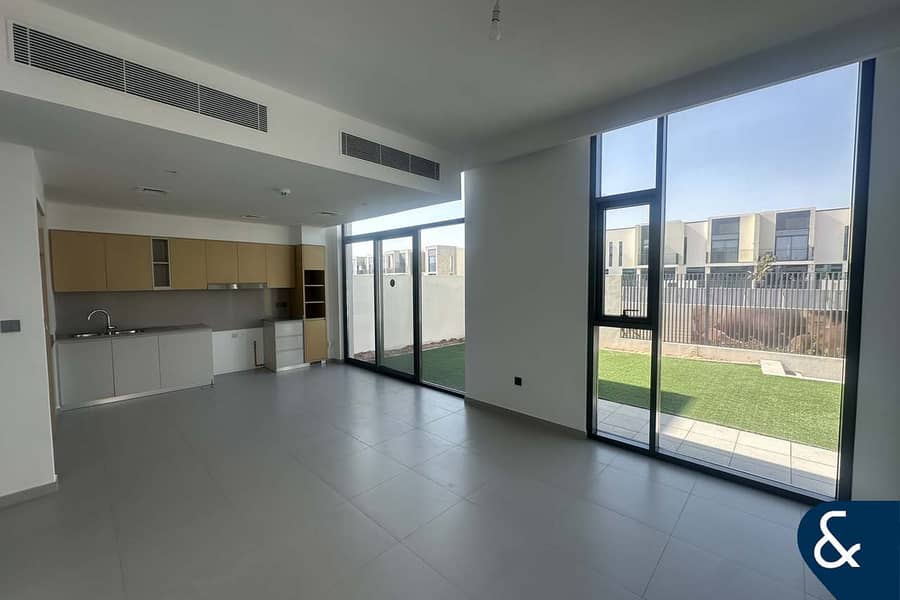 Single Row | Internal Plot | Vacant | 4 Bed