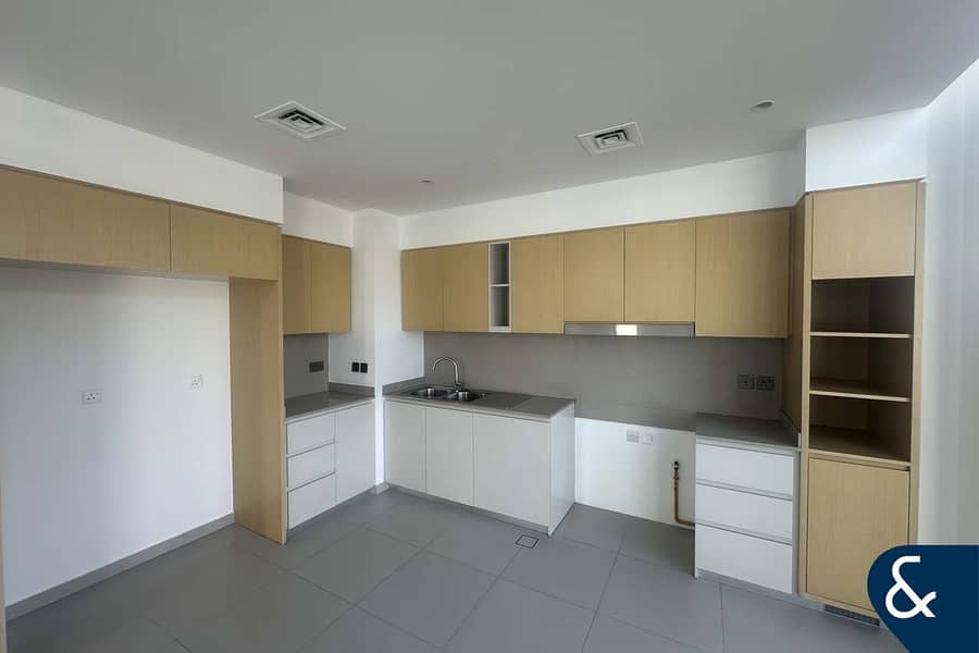 Single Row | Internal Plot | Vacant | 4 Bed - Image 6