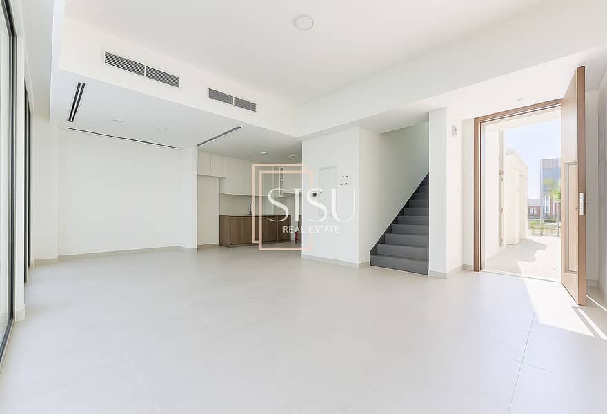 Move in Now | Brand New | 3 min Walk Golden Beach