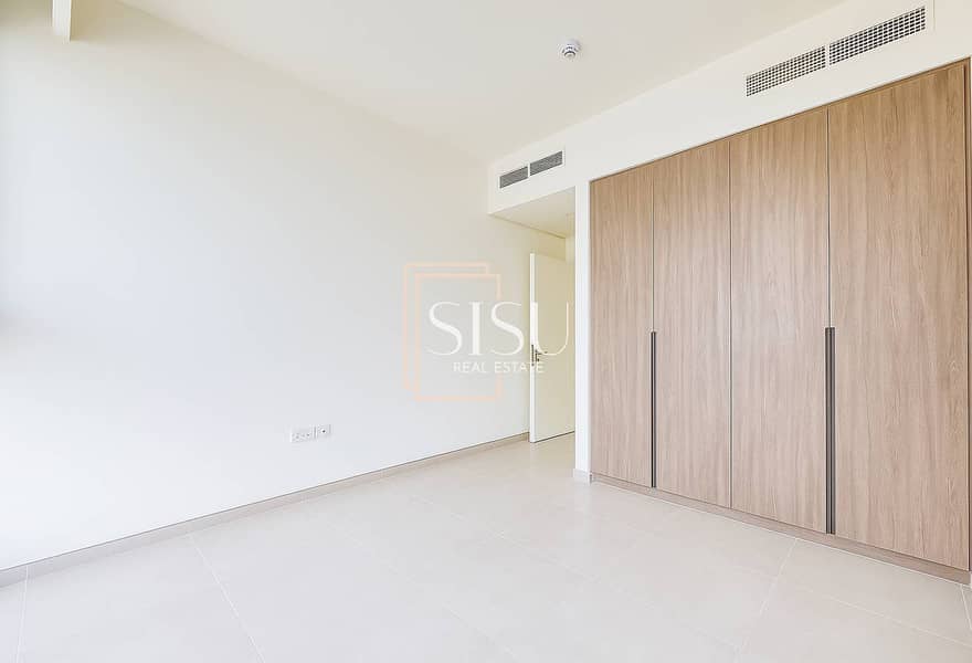 Move in Now | Brand New | 3 min Walk Golden Beach - Image 10