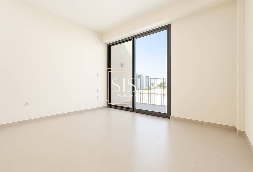 Move in Now | Brand New | 3 min Walk Golden Beach - Image 11