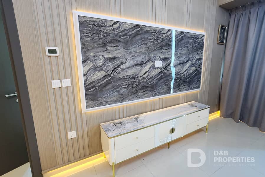 Upgraded | Stunning View | Available Immediately