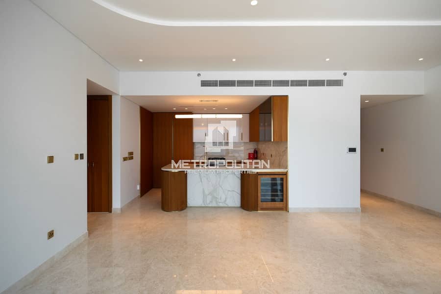 Beachfront Living | Sea View | Vacant