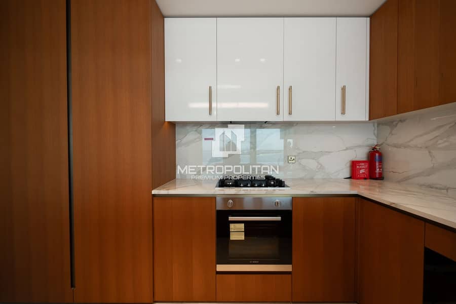 Beachfront Living | Sea View | Vacant - Image 7