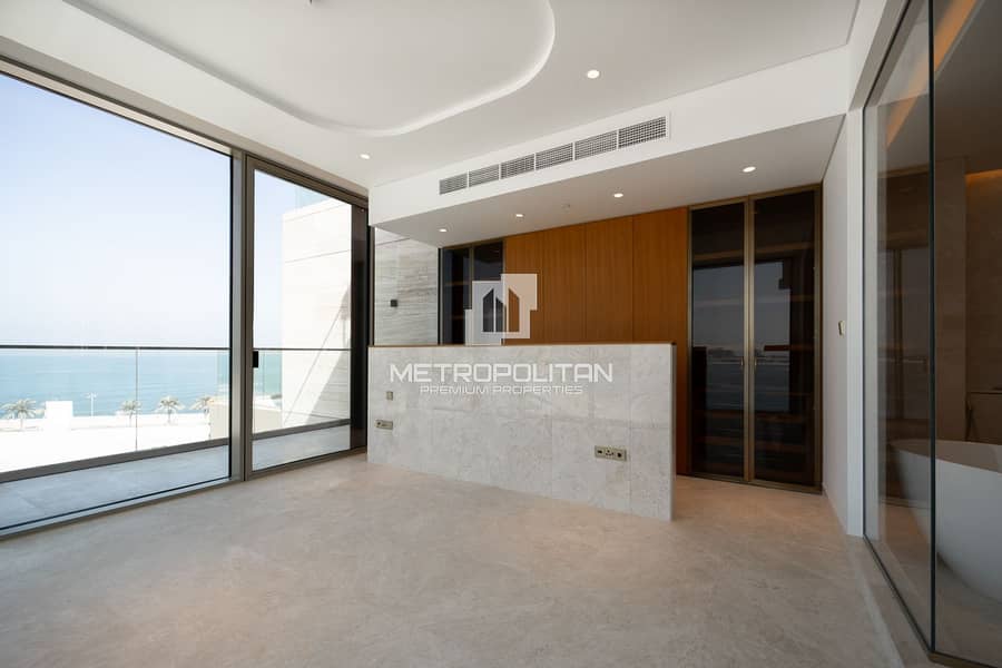 Beachfront Living | Sea View | Vacant - Image 10