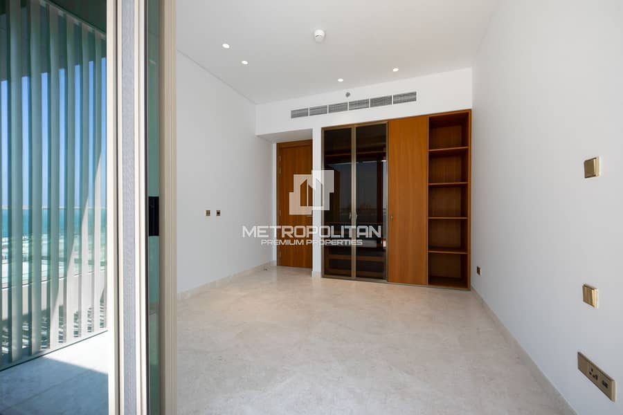 Beachfront Living | Sea View | Vacant - Image 12