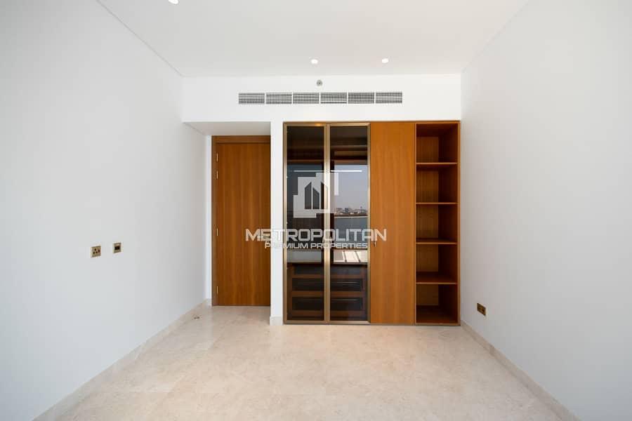 Beachfront Living | Sea View | Vacant - Image 20