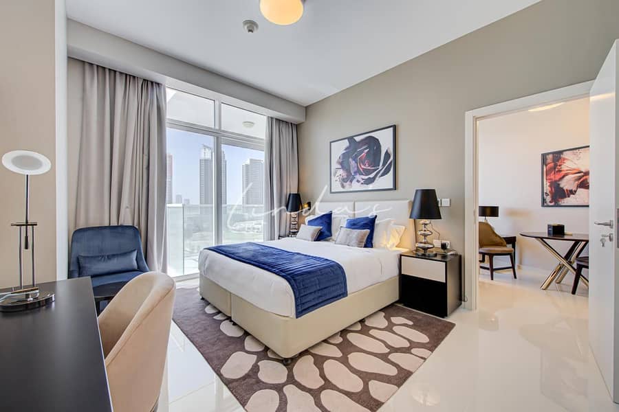 Fully Furnished | Golf View | Spacious Living Area - Image 6