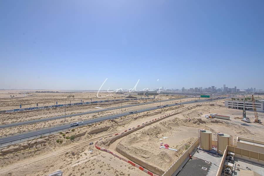 Fully Furnished | Golf View | Spacious Living Area - Image 11