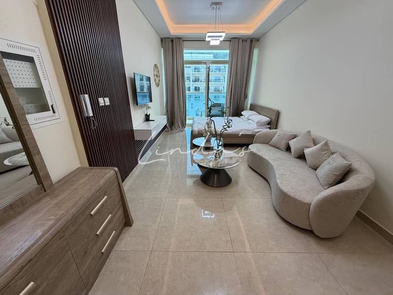 Full Furnished | 12 Cheuqes | Vacant | Spacious