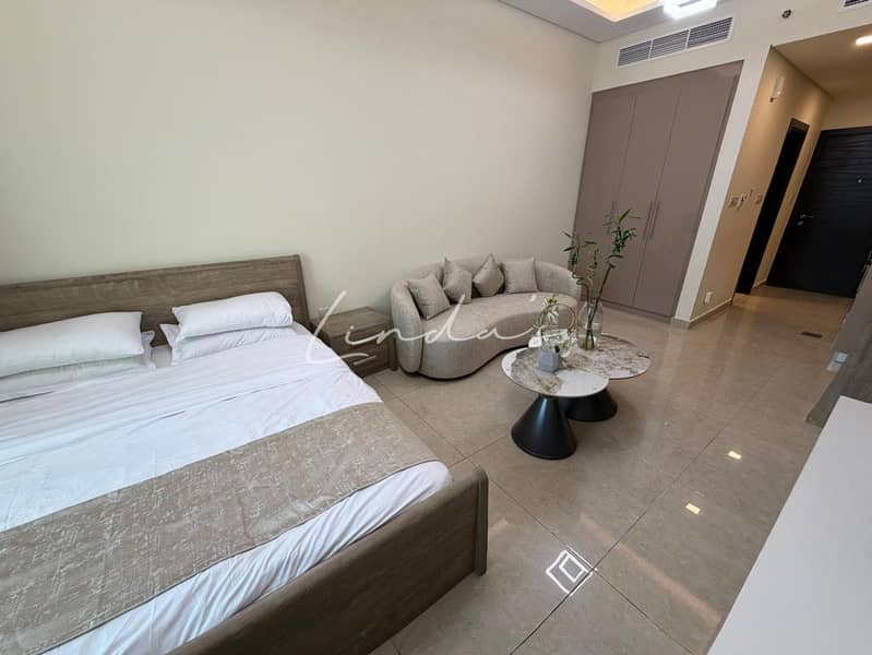 Full Furnished | 12 Cheuqes | Vacant | Spacious