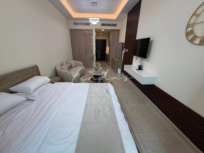 Full Furnished | 12 Cheuqes | Vacant | Spacious