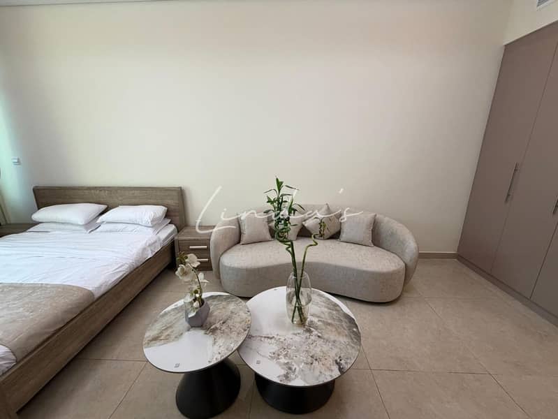 Full Furnished | 12 Cheuqes | Vacant | Spacious - Image 8