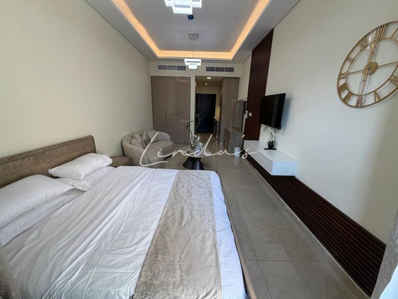 Full Furnished | 12 Cheuqes | Vacant | Spacious - Image 9