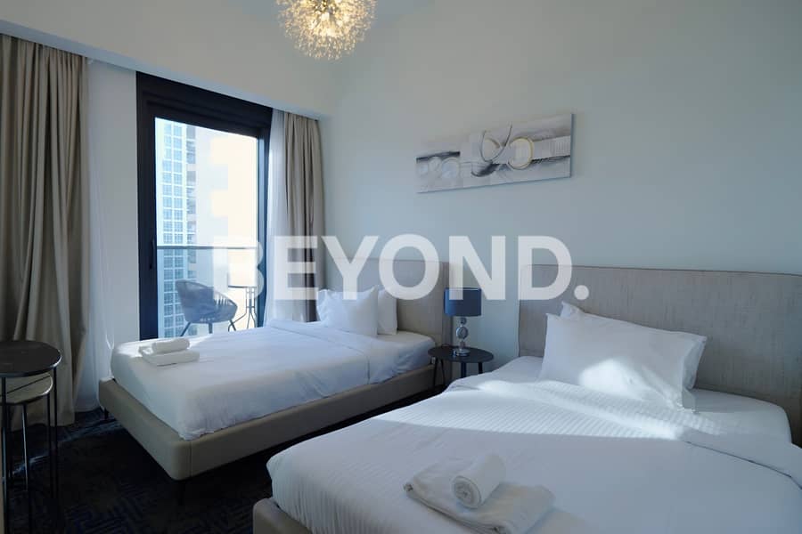 Burj Khalifa View | Upgraded | Large layout