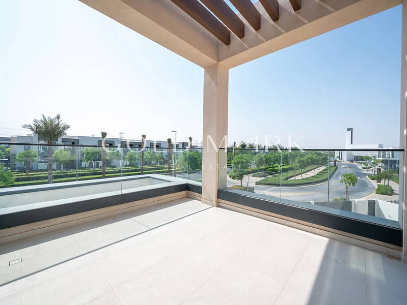 Near Amenities | Modern 4BR | Large Plot