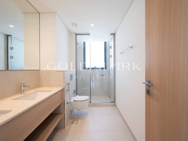 Near Amenities | Modern 4BR | Large Plot - Image 7