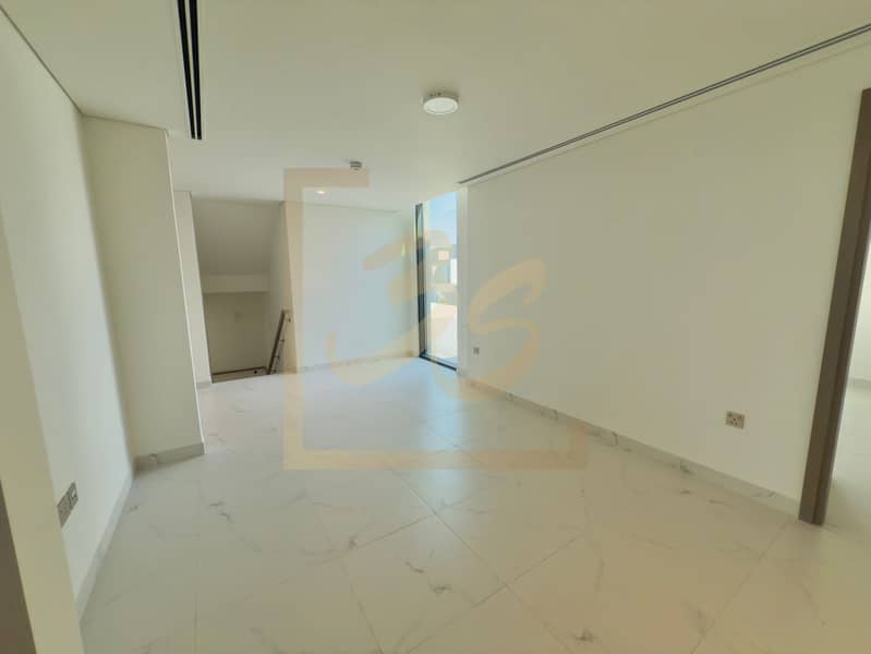 Vacant 5BR | Maid Room | Gaming Room - Image 9