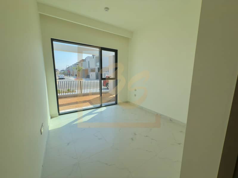 Vacant 5BR | Maid Room | Gaming Room - Image 12