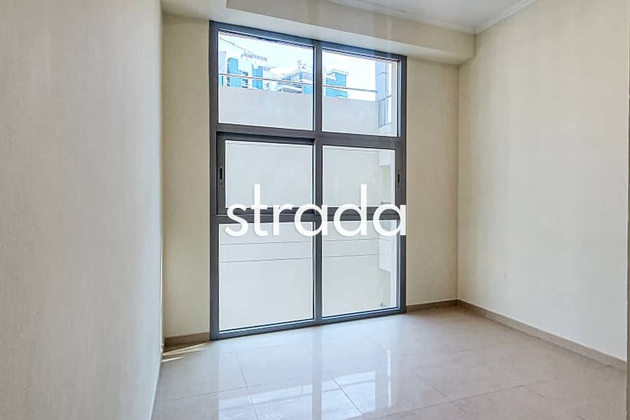 Unfurnished | Vacant Now | Upgraded - Image 9