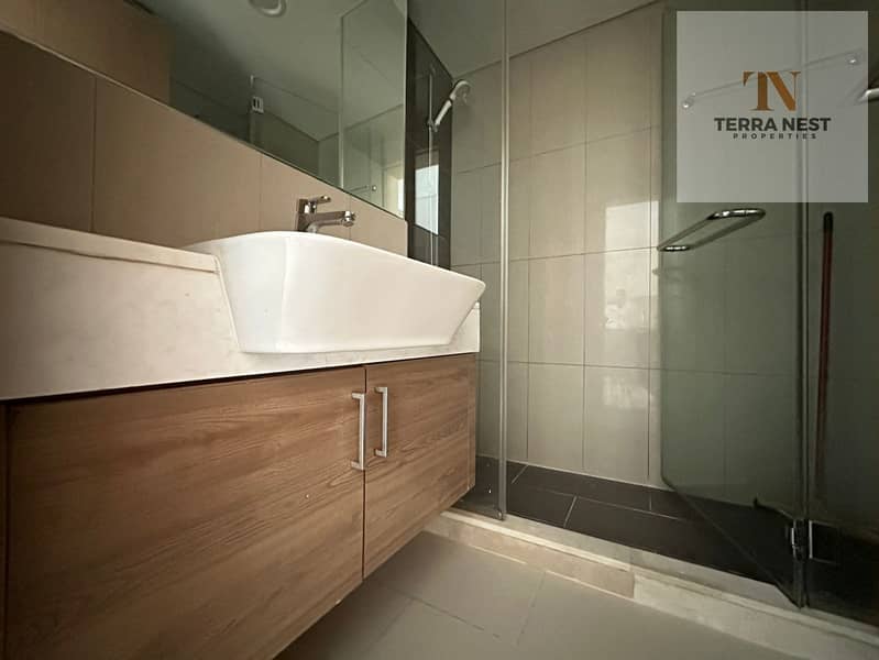 ELEGANT STUDIO | EQUIPPED KITCHEN | BRIGHT UNIT