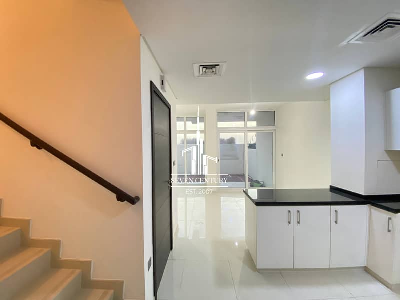 3BR+Villa | Community View | Prime Location - Image 10