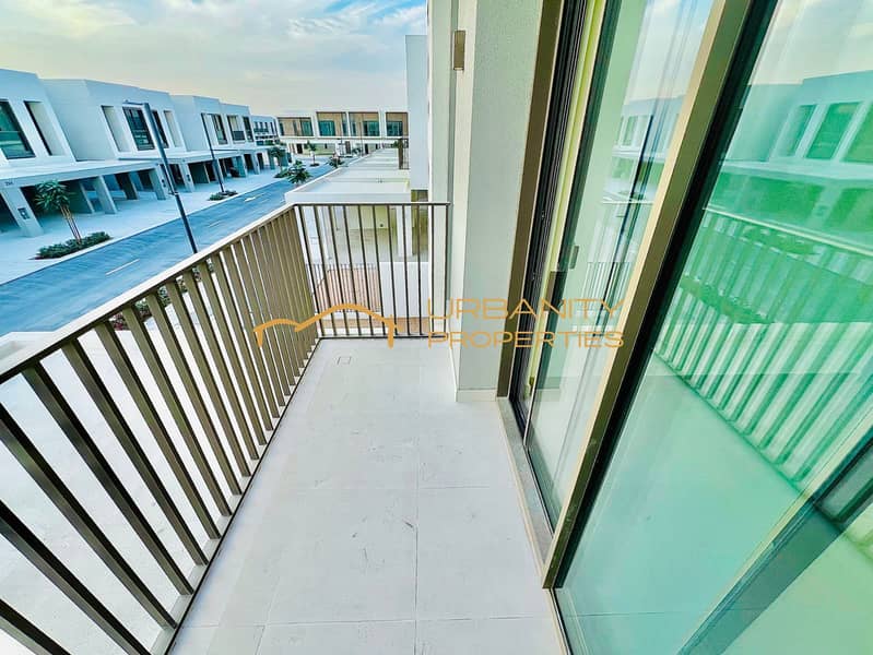 Spacious 4 BR Villa in Dubai with Community Swimming Pool and Gym - Image 24