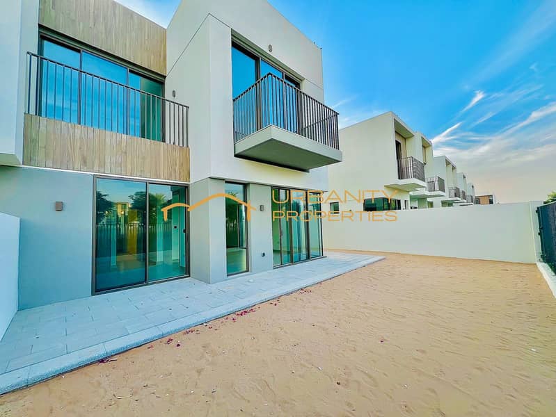 Spacious 4 BR Villa in Dubai with Community Swimming Pool and Gym