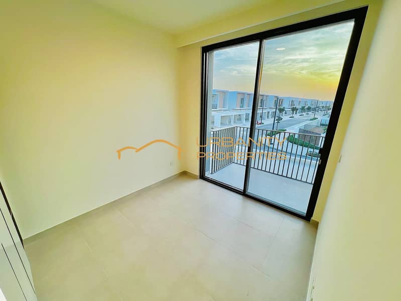 Spacious 4 BR Villa in Dubai with Community Swimming Pool and Gym - Image 7