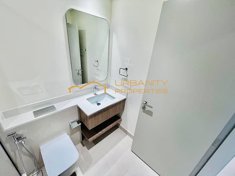 Spacious 4 BR Villa in Dubai with Community Swimming Pool and Gym - Image 18