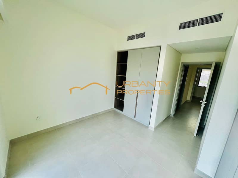 Spacious 4 BR Villa in Dubai with Community Swimming Pool and Gym - Image 10