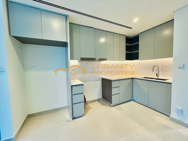 Spacious 4 BR Villa in Dubai with Community Swimming Pool and Gym - Image 15