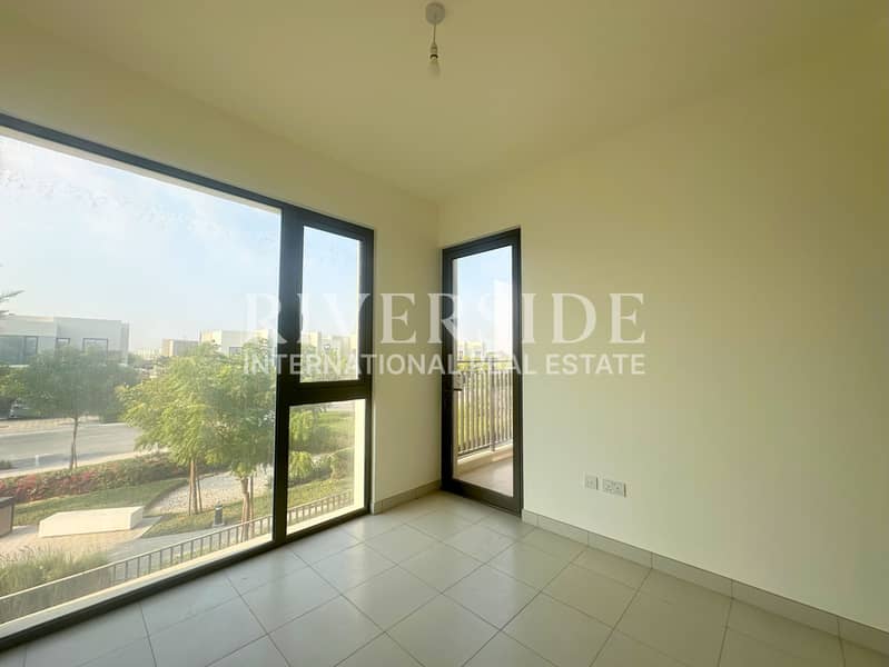 Single Row | Park backing | Vacant - Image 8