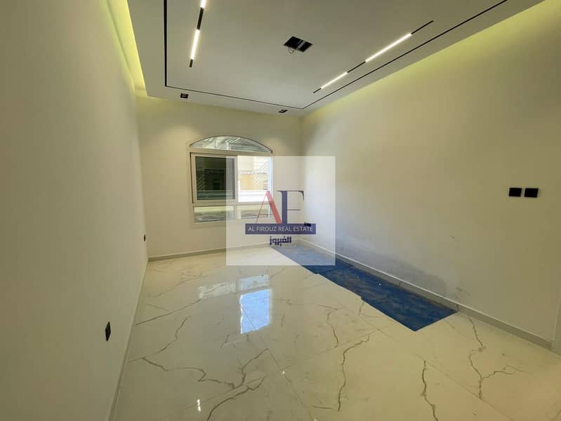 Elegant 1 BR | Fully Renovated | Prime Location - Image 8