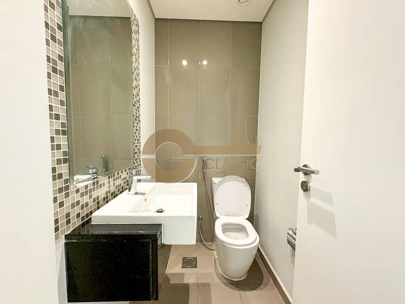 Spacious 3BR | Closed Kitchen | R2M Layout - Image 13