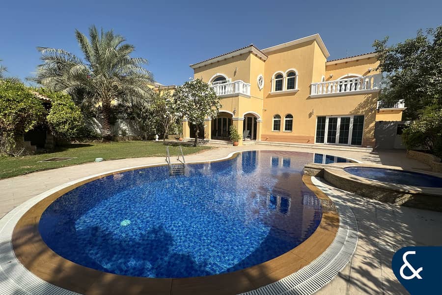 Private Pool | Vacant | Well Maintained