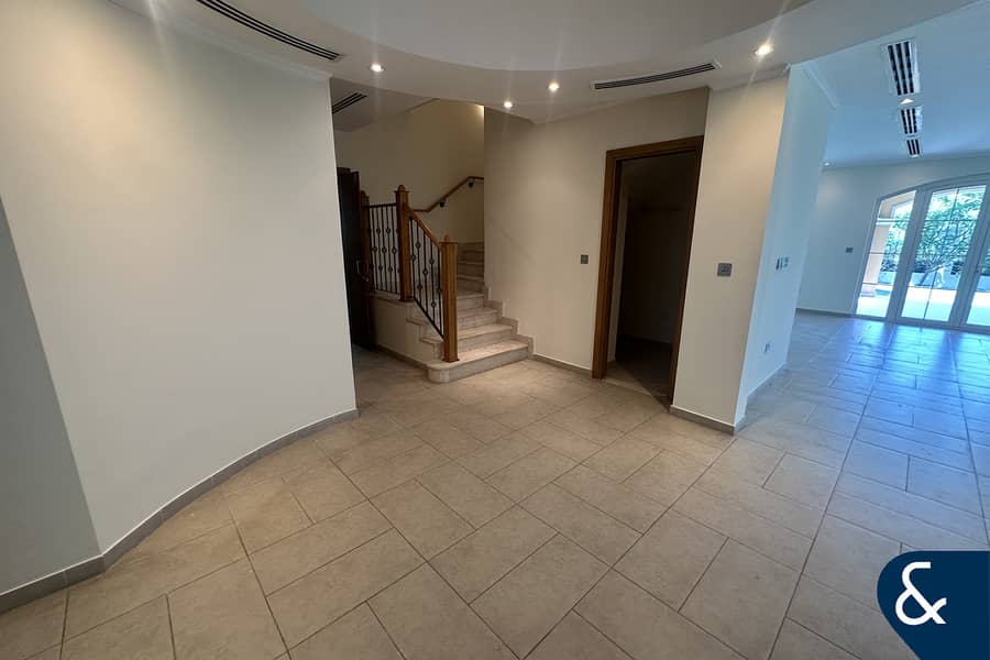 Private Pool | Vacant | Well Maintained