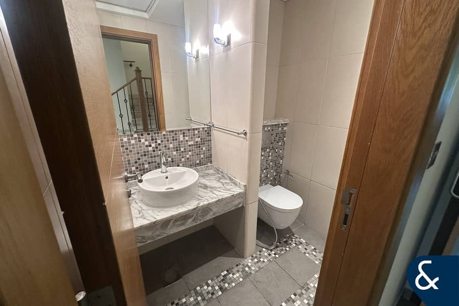 Private Pool | Vacant | Well Maintained