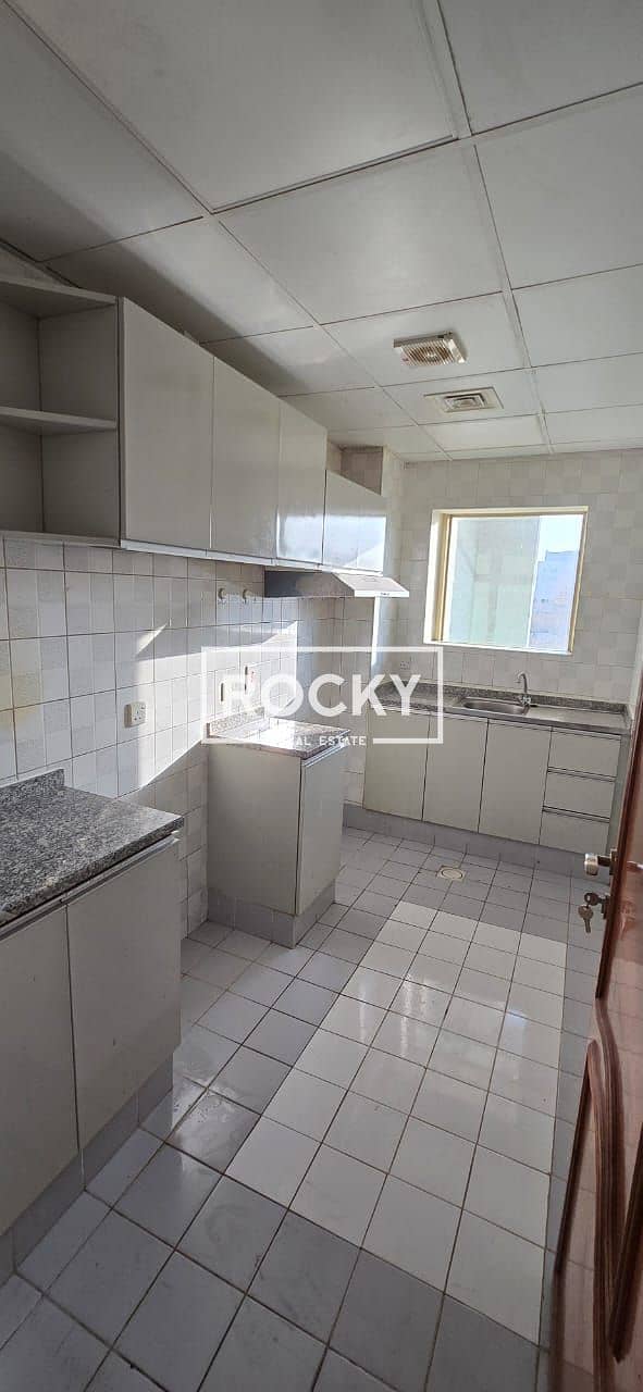 1 BR with Pool, Gym, Sauna in Bur Dubai - Image 7