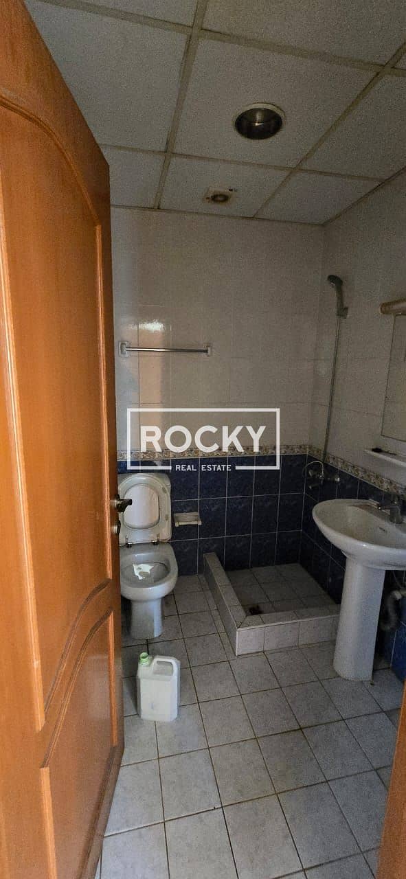 1 BR with Pool, Gym, Sauna in Bur Dubai - Image 8