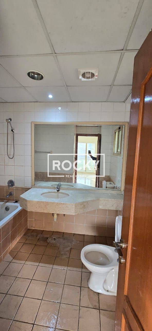 1 BR with Pool, Gym, Sauna in Bur Dubai - Image 9